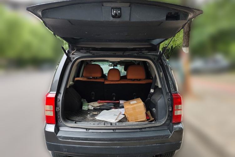 Used Jeep Patriot 2014 2.4L Sport Edition Trunk