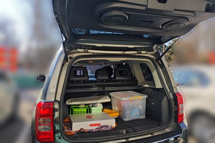 Used Jeep Patriot 2014 2.4L Luxury Navigation Edition Trunk