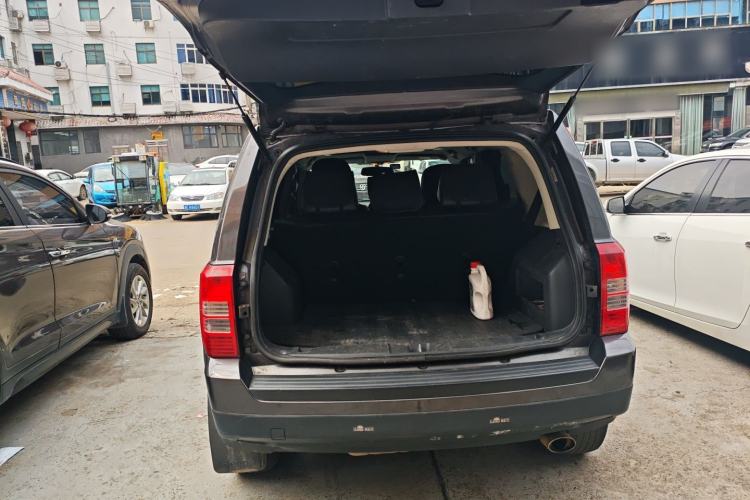 Used Jeep Patriot 2014 2.0L Sport Enhanced Edition Trunk