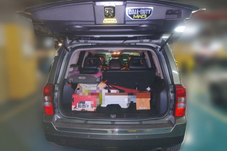 Used Jeep Patriot 2014 2.4L Luxury Navigation Edition Trunk