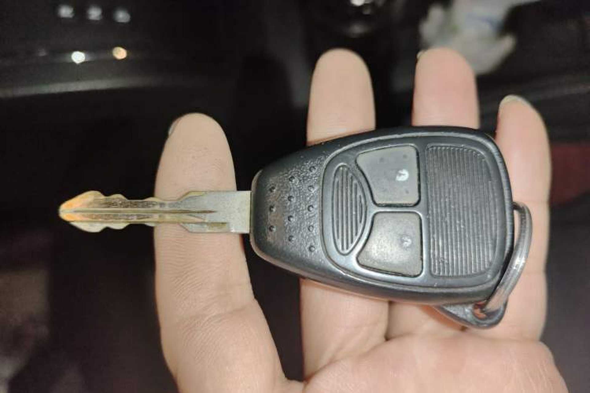 Used Jeep Patriot 2014 2.4L Luxury Navigation Edition Vehicle Key