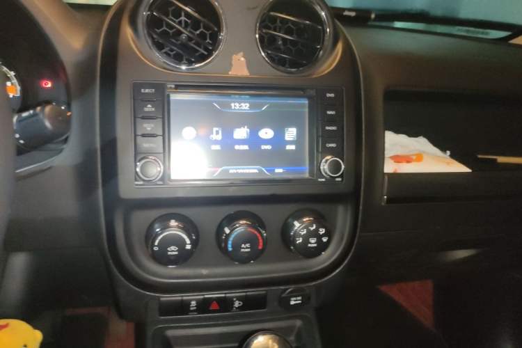 Used Jeep Patriot 2014 2.0L Sport Enhanced Edition Audio And AC Panel