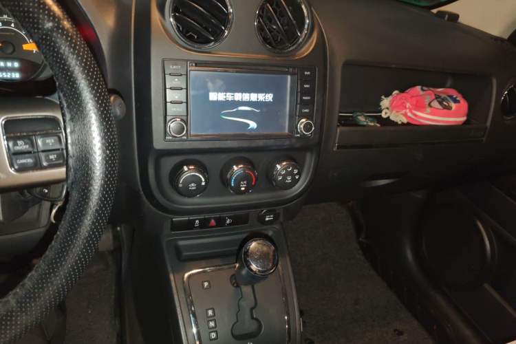 Used Jeep Patriot 2014 2.0L Sport Enhanced Edition Audio And AC Panel