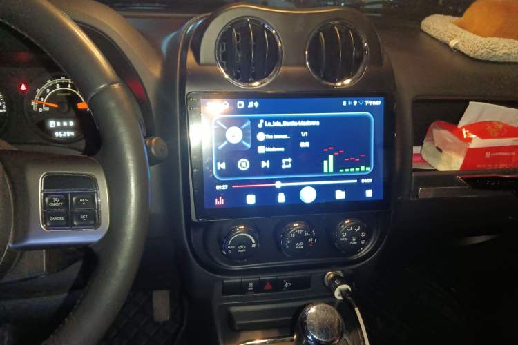 Used Jeep Patriot 2014 2.4L Sport Edition Audio And AC Panel