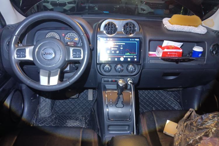 Used Jeep Patriot 2014 2.4L Sport Edition Center Console