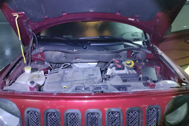 Used Jeep Patriot 2014 2.0L Sport Enhanced Edition Engine Bay