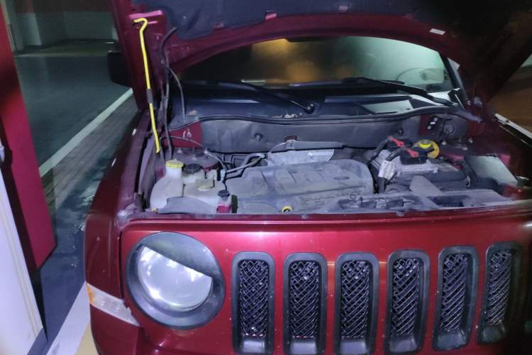Used Jeep Patriot 2014 2.0L Sport Enhanced Edition Engine Bay Right