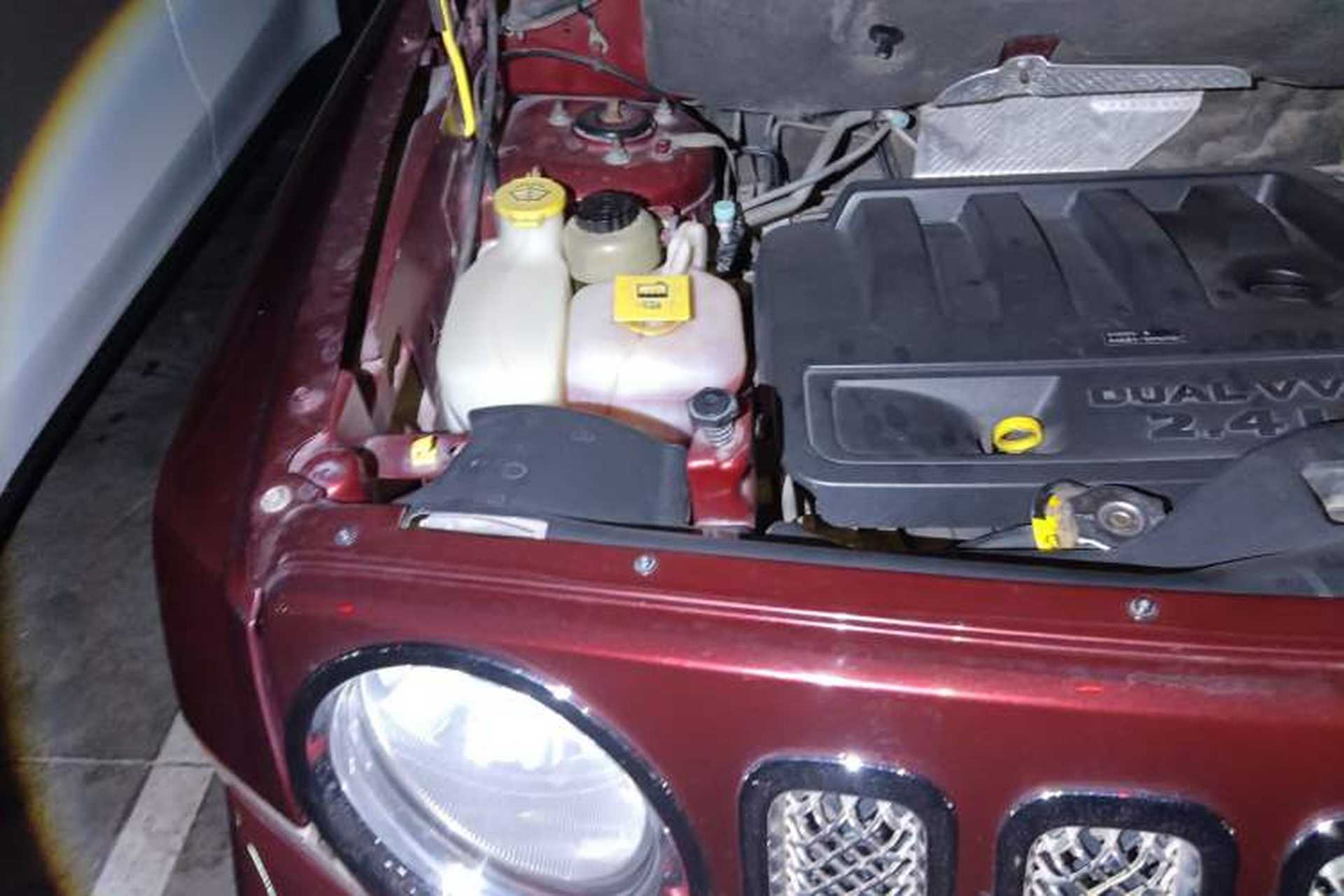 Used Jeep Patriot 2014 2.4L Sport Edition Engine Bay Right