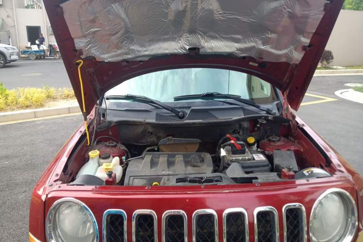 Used Jeep Patriot 2014 2.0L Sport Enhanced Edition Engine Bay