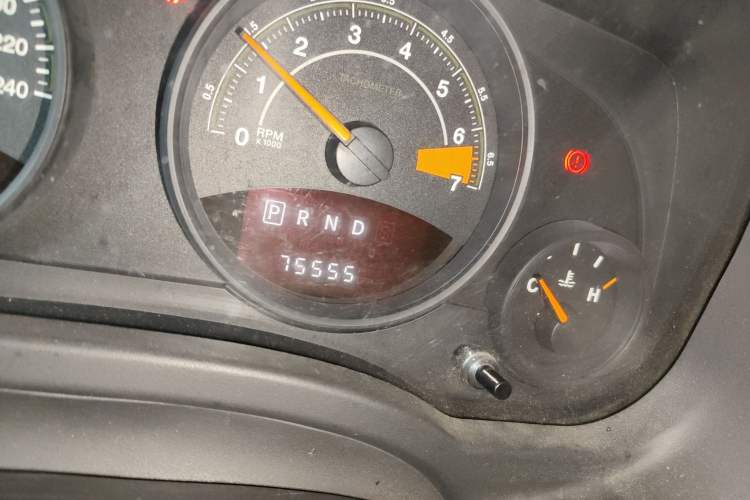 Used Jeep Patriot 2014 2.0L Sport Enhanced Edition Odometer Close Up