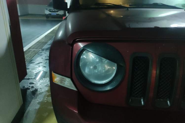 Used Jeep Patriot 2014 2.0L Sport Enhanced Edition Right Front Headlight