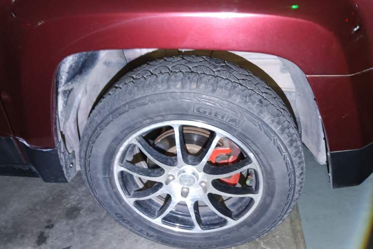 Used Jeep Patriot 2014 2.4L Sport Edition Right Front Wheel Hub