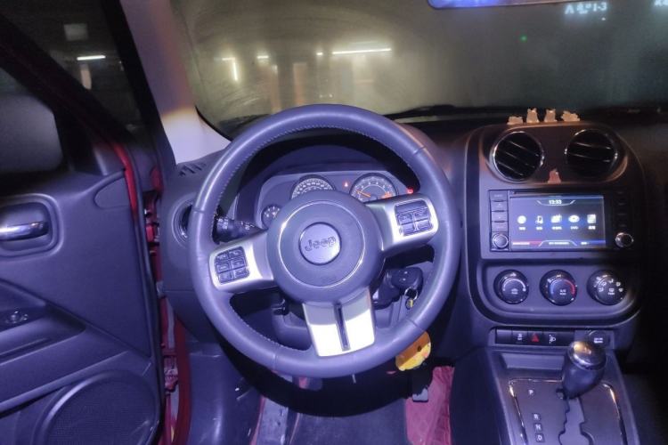 Used Jeep Patriot 2014 2.0L Sport Enhanced Edition Steering Wheel