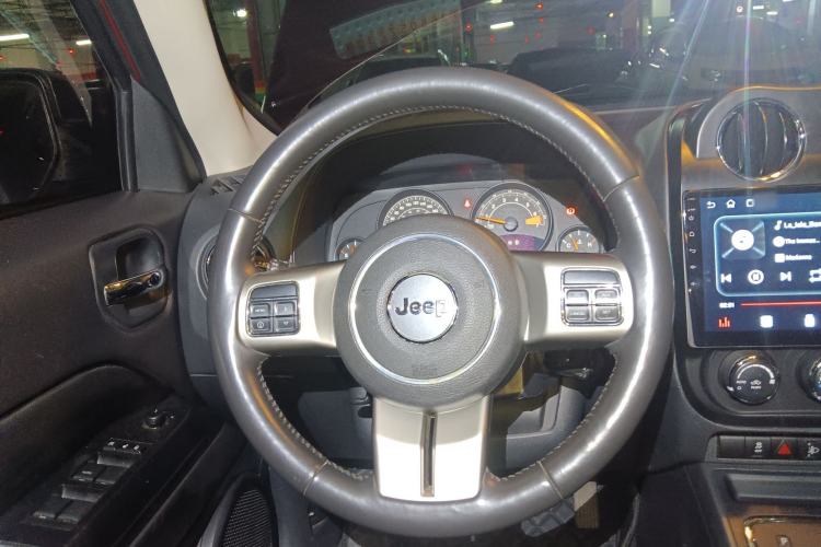 Used Jeep Patriot 2014 2.4L Sport Edition Steering Wheel