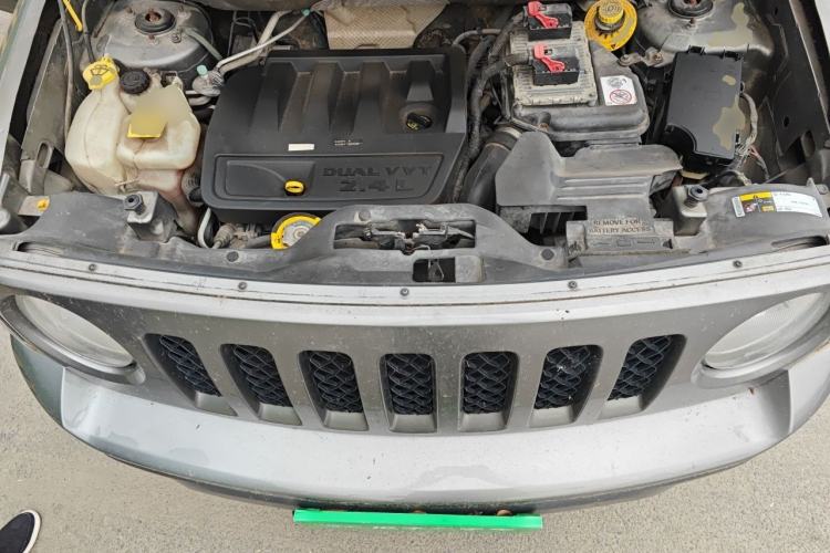 Used Jeep Patriot 2014 2.4L Luxury Navigation Edition Engine Bay