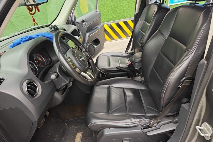 Used Jeep Patriot 2014 2.4L Luxury Navigation Edition Left Front Seat