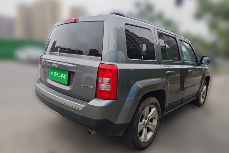 Used Jeep Patriot 2014 2.4L Luxury Navigation Edition Rear Right 45 Deg