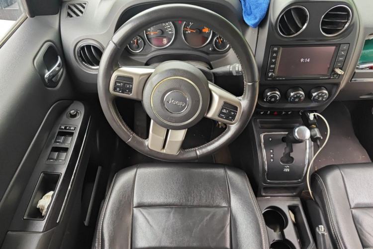 Used Jeep Patriot 2014 2.4L Luxury Navigation Edition Steering Wheel