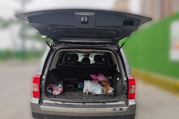 Used Jeep Patriot 2014 2.4L Luxury Navigation Edition Trunk