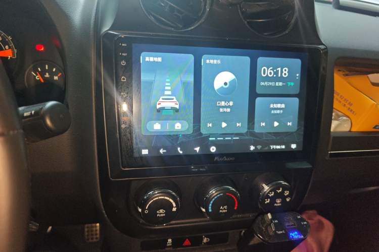 Used Jeep Patriot 2014 2.0L Sport Edition Audio And AC Panel