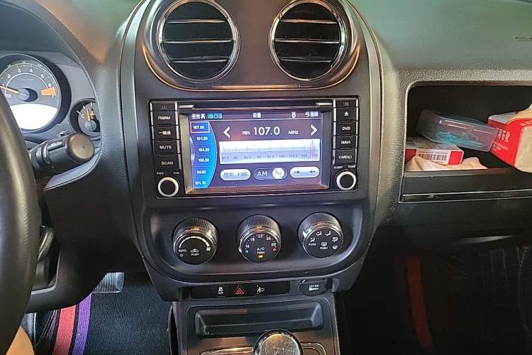Used Jeep Patriot 2014 2.4L Serpentine Collection Edition Audio And AC Panel