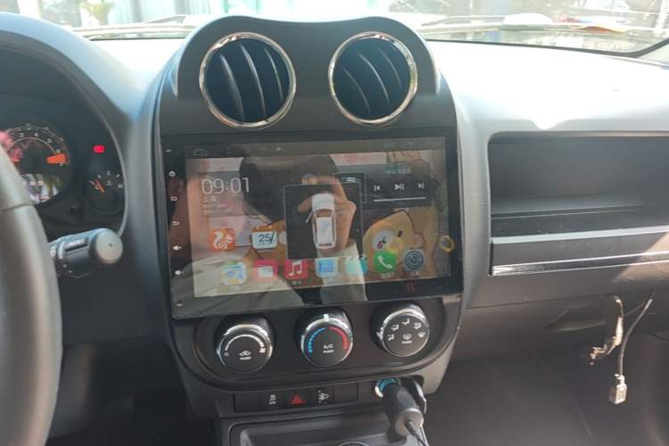 Used Jeep Patriot 2014 2.0L Sport Edition Audio And AC Panel
