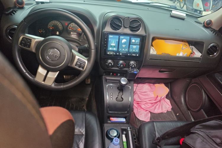 Used Jeep Patriot 2014 2.0L Sport Edition Center Console