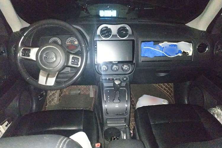 Used Jeep Patriot 2014 2.4L Sport Edition Center Console