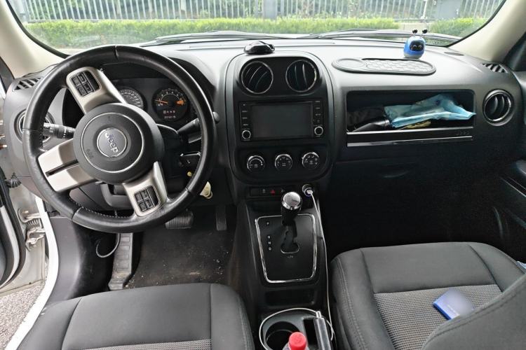 Used Jeep Patriot 2014 2.4L Sport Edition Center Console