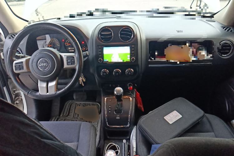 Used Jeep Patriot 2014 2.4L Sport Edition Center Console