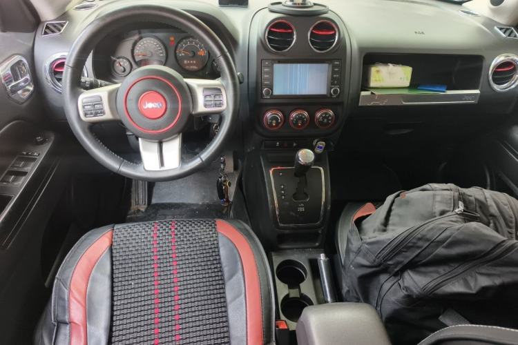 Used Jeep Patriot 2014 2.4L Sport Edition Center Console