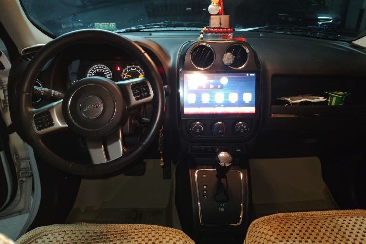 Used Jeep Patriot 2014 2.0L Sport Enhanced Edition Center Console