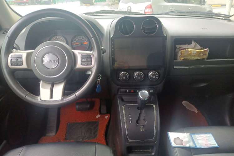 Used Jeep Patriot 2014 2.4L Sport Edition Center Console