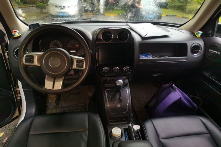 Used Jeep Patriot 2014 2.4L Sport Edition Center Console
