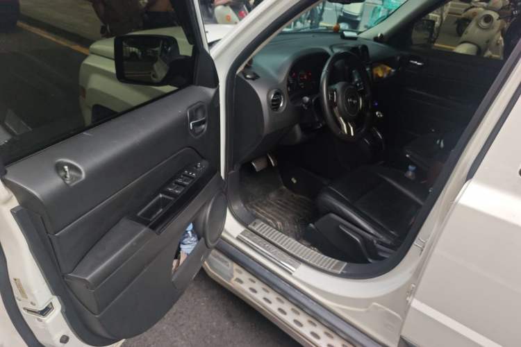 Used Jeep Patriot 2014 2.0L Sport Edition Driver Seat