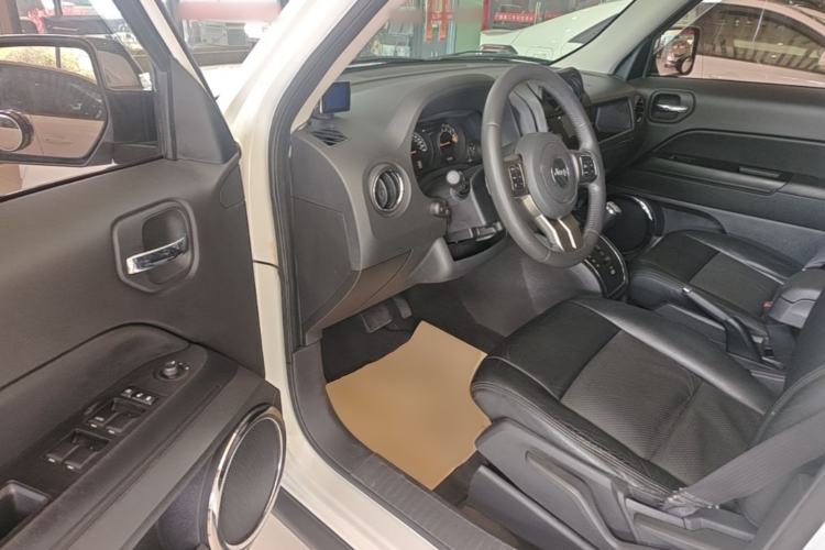 Used Jeep Patriot 2014 2.0L Sport Edition Driver Seat