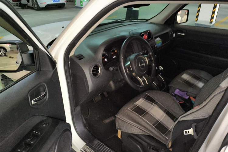 Used Jeep Patriot 2014 2.4L Sport Edition Driver Seat