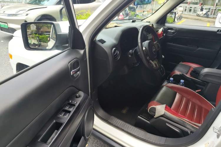 Used Jeep Patriot 2014 2.0L Sport Edition Driver Seat