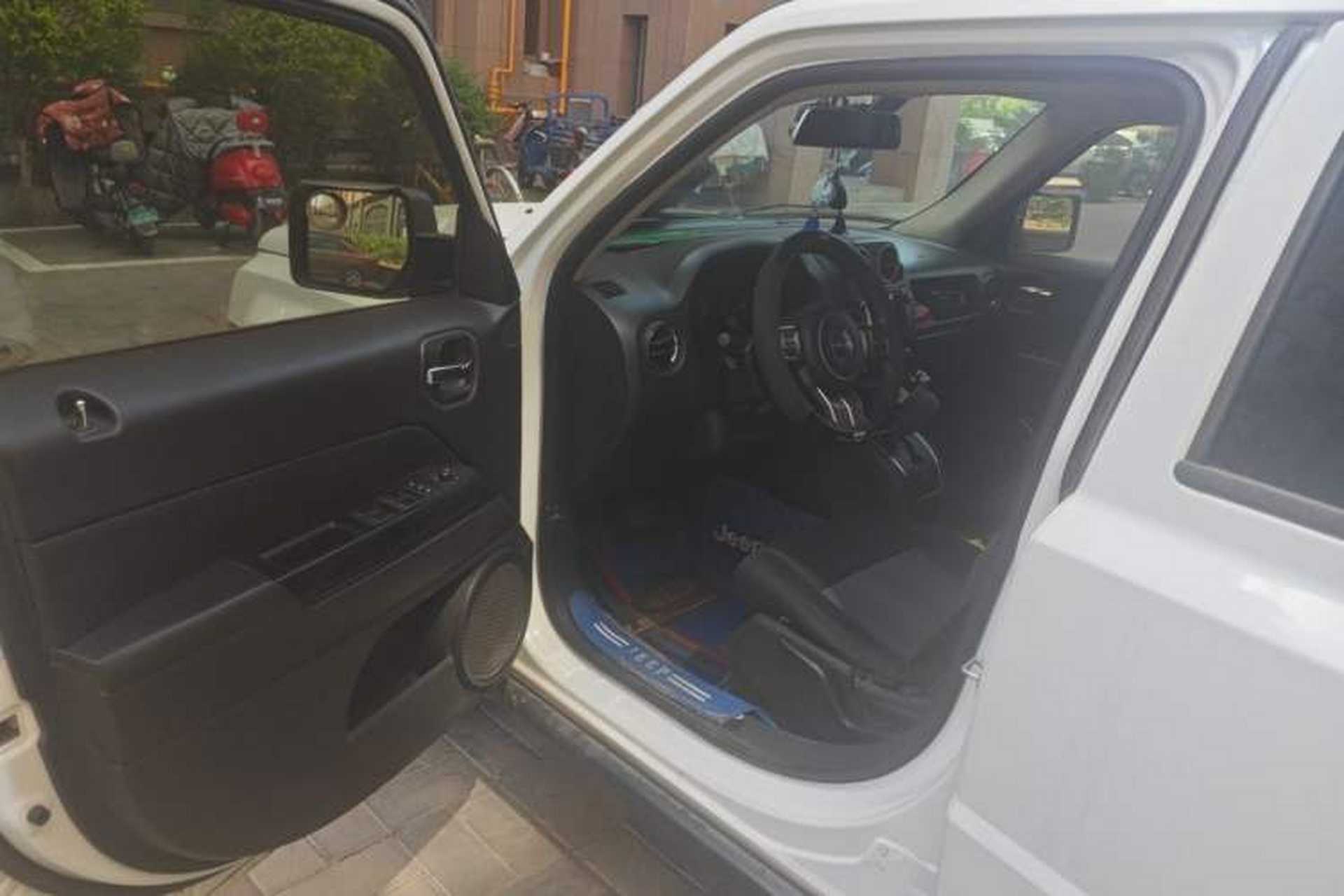 Used Jeep Patriot 2014 2.0L Sport Edition Driver Seat