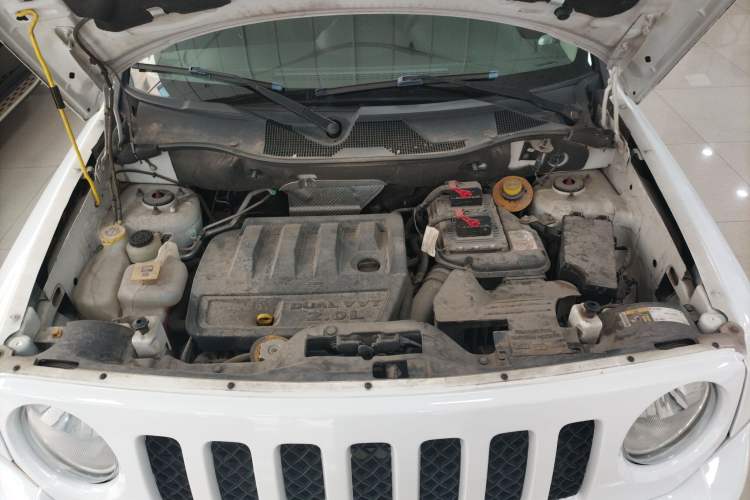 Used Jeep Patriot 2014 2.0L Sport Enhanced Edition Engine Bay