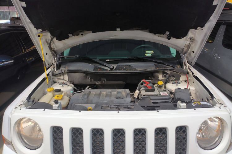 Used Jeep Patriot 2014 2.4L Sport Edition Engine Bay