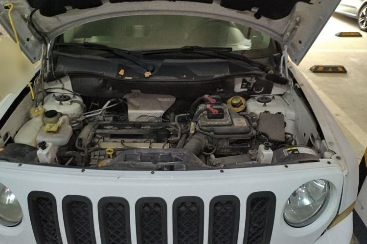 Used Jeep Patriot 2014 2.4L Sport Edition Engine Bay