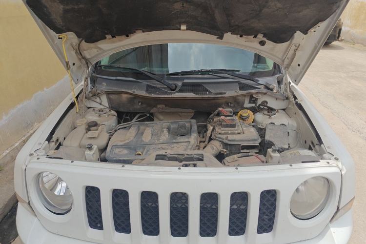 Used Jeep Patriot 2014 2.0L Sport Enhanced Edition Engine Bay
