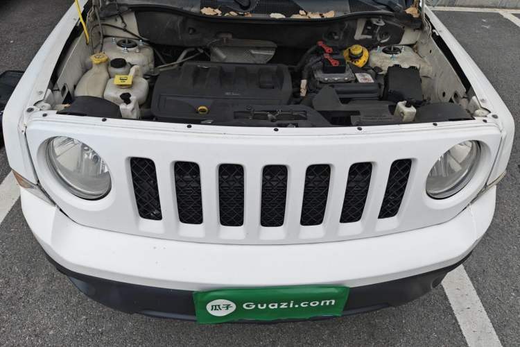 Used Jeep Patriot 2014 2.4L Sport Edition Engine Bay