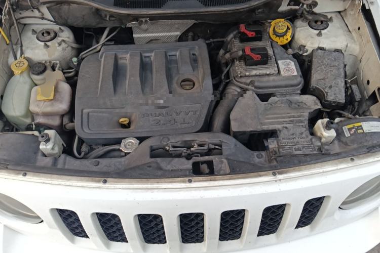 Used Jeep Patriot 2014 2.4L Sport Edition Engine Bay