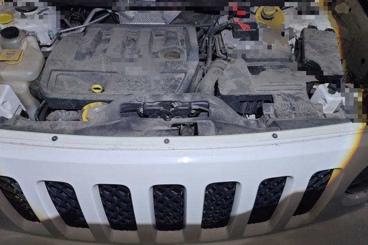 Used Jeep Patriot 2014 2.0L Sport Edition Engine Bay