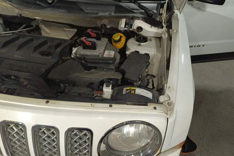 Used Jeep Patriot 2014 2.4L Sport Edition Engine Bay Left