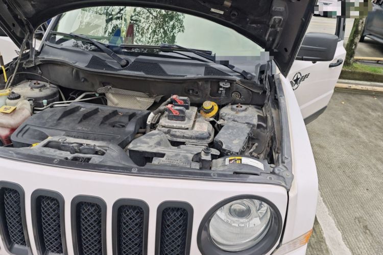 Used Jeep Patriot 2014 2.4L Sport Edition Engine Bay Left