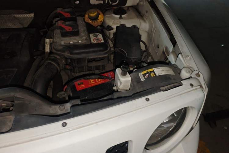 Used Jeep Patriot 2014 2.0L Sport Enhanced Edition Engine Bay Left