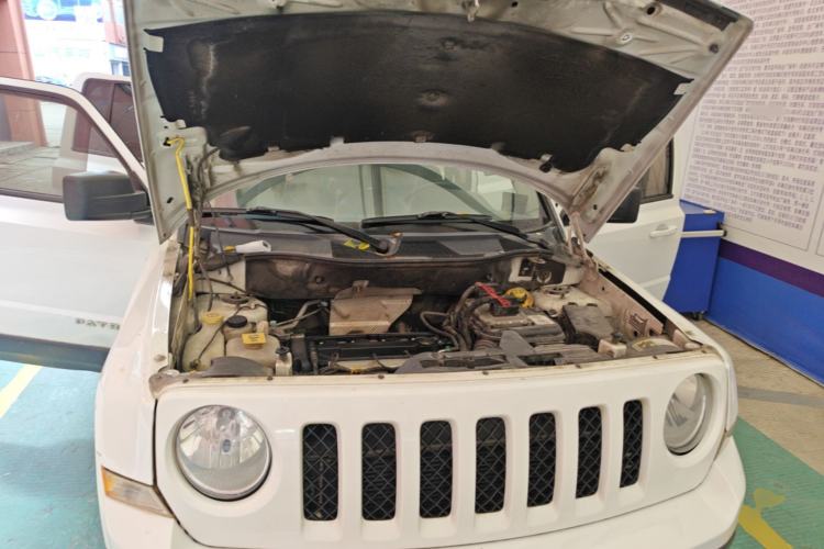 Used Jeep Patriot 2014 2.0L Sport Edition Engine Bay